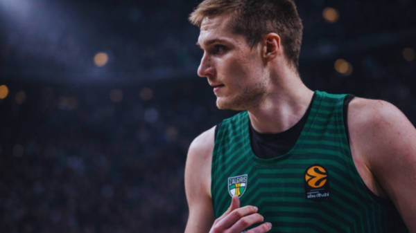 Azuolas Tubelis Zalgiris kontraktas atlyginimas 2026
